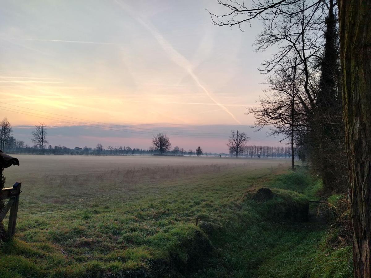 Agriturismo Cascina Poscallone Abbiategrasso Buitenkant foto