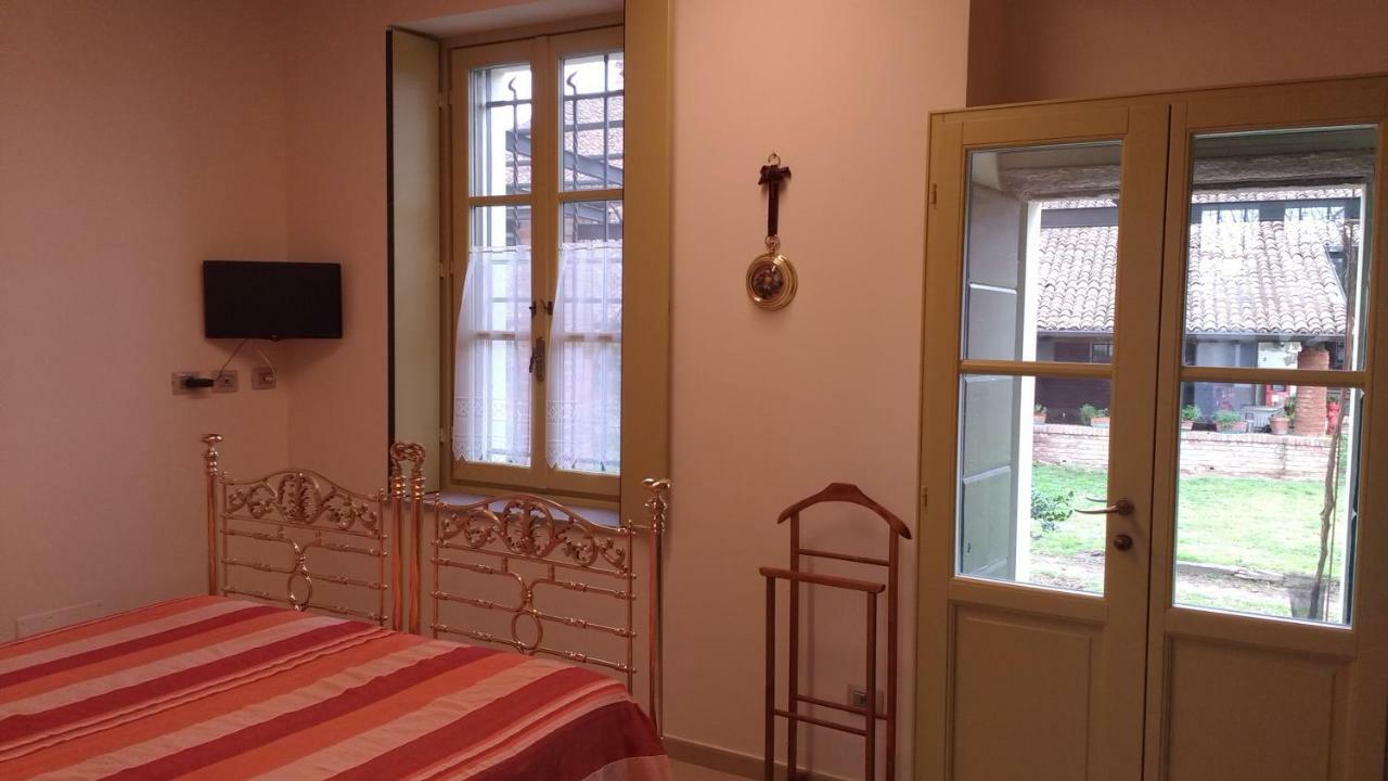 Agriturismo Cascina Poscallone Abbiategrasso Buitenkant foto