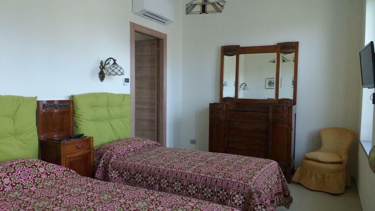 Agriturismo Cascina Poscallone Abbiategrasso Buitenkant foto